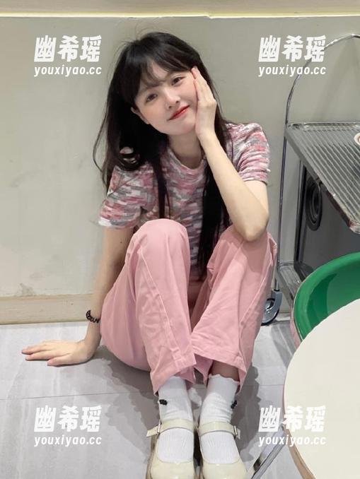 17吃瓜网 脱离现实的利器,在“17吃瓜网”获取资源后,你也能当个伪八卦专家!