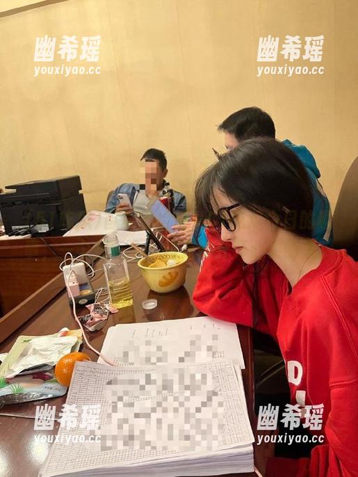 51吃瓜 首页里捡漏,51吃瓜今日的趣事,一个接一个,像是剥开开心果的壳。