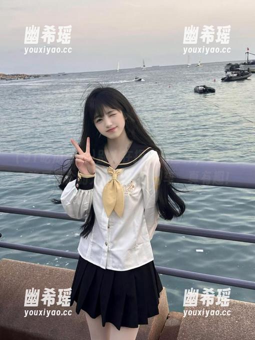 91吃瓜群众 别人在探索新世界,我在91吃瓜群众的入口疯狂踩刹车,真有趣!