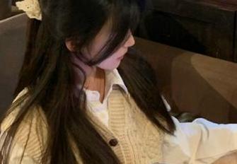 看了首页的‘hlw’，我决定放弃追剧，专心追瓜！