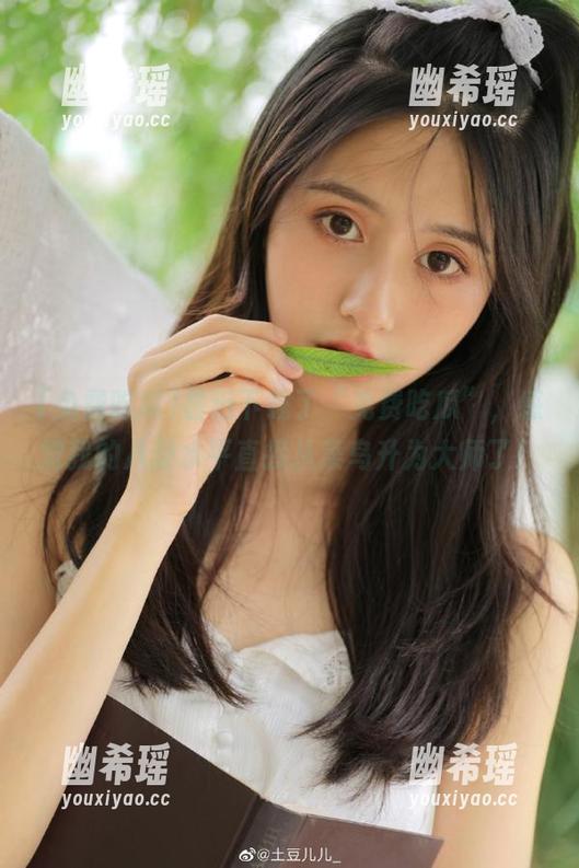 免费吃瓜 最近下载了“免费吃瓜”,感觉我的八卦水平直接从菜鸟升为大师了!