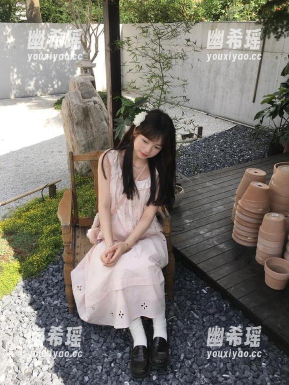 吃瓜不打烊 此刻的我,登录吃瓜不打烊,偷听着一场盛大的“剧透大会”。