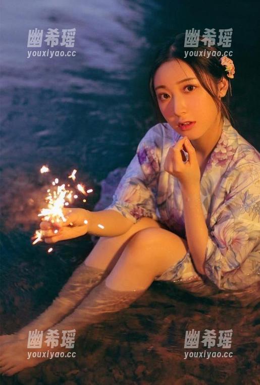 吃瓜网 在朝阳的照耀下,吃瓜网的入口成了热门聚集地,八卦如影随形。