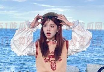 “我爱51吃瓜网”——传送门，真的是把耳朵按在八卦上！