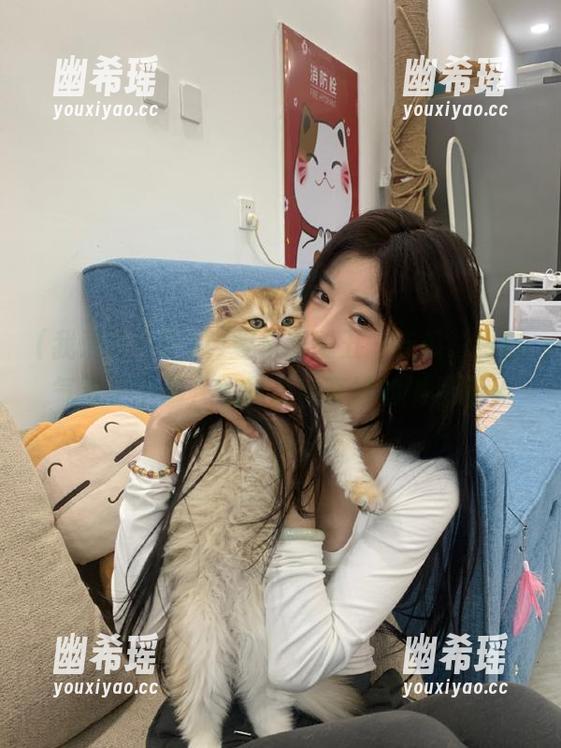 登录我爱五一吃瓜，一口气看了十篇，心里有种奇妙的满足感～