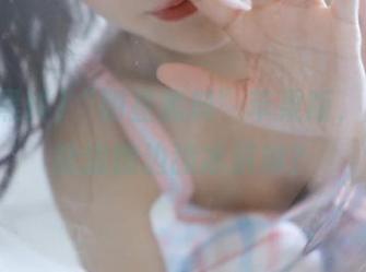 “明星黑料”苹果版，居然还能边翻边舔冰淇淋？