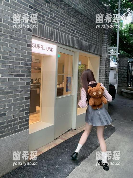 这款“166fun.热点黑料”app让我每天都想开一瓶小酒，边吃瓜边心惊肉跳。
