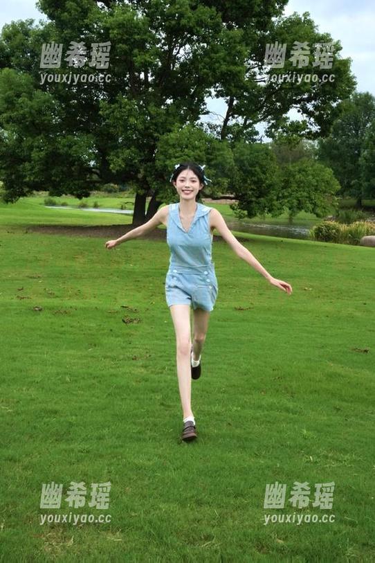 登录老司机黑料，秘诀？就是“吃瓜”的姿势得放松，别太认真哈！