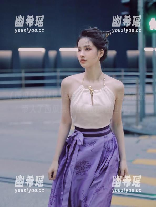 奇怪的传送门，竟然把我带入了西瓜黑料社区的疯狂世界。