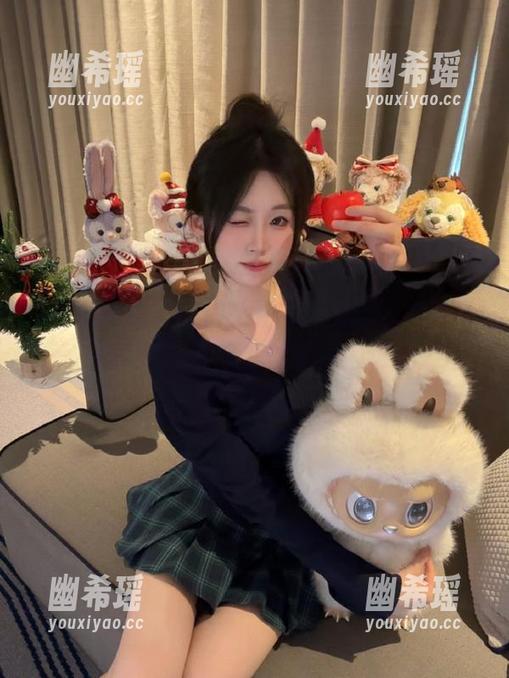 黑料在线 黑料在线在ios上的新界面,感觉是在捉拿我的好奇心啊。