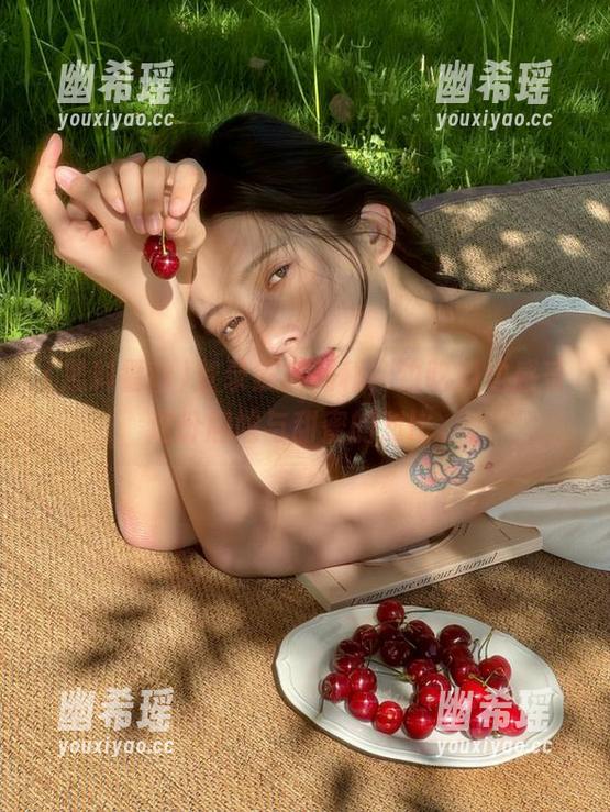 登录黑料福利，边吃瓜边感受这份尴尬与甜蜜的对比。